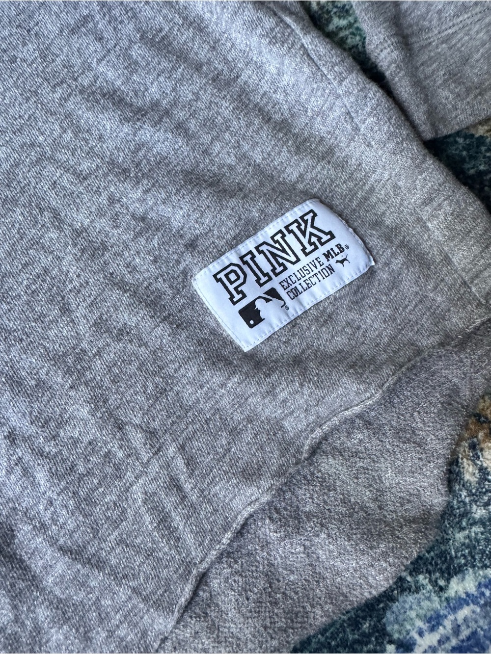 PINK by Victoria's Secret 'We Are Giants' Gray Hoodie SF Giants Baseball MLB - Picture 2 of 9